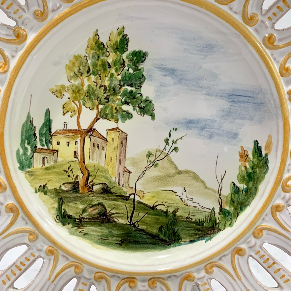 Decorative plate made in Italy.